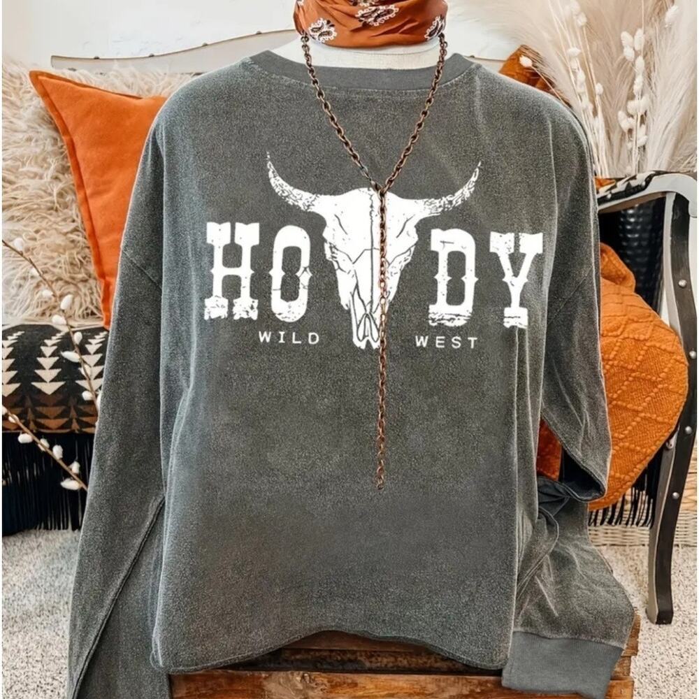 Women’s Dark Grey “Howdy” Wild West Raw Hem Crewneck/Sweatshirt |‎ NEW!!
